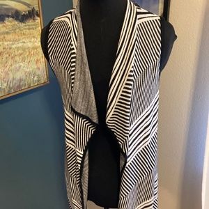 Geometric Knit Open Vest